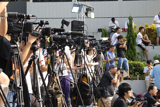 Image of journalists working